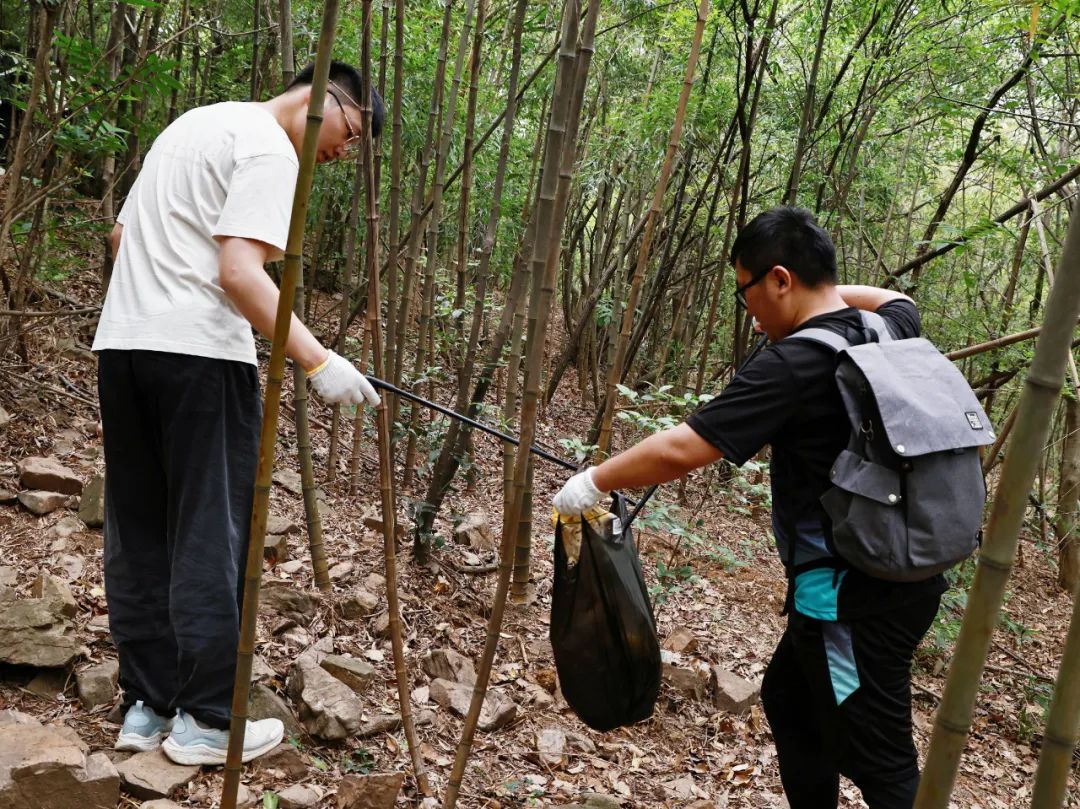 World Environment Day | Jiangsu Beiren launches 2025 public welfare mountain cleaning activity World Environment Day | Jiangsu Beiren launches 2025 public welfare mountain cleaning activity