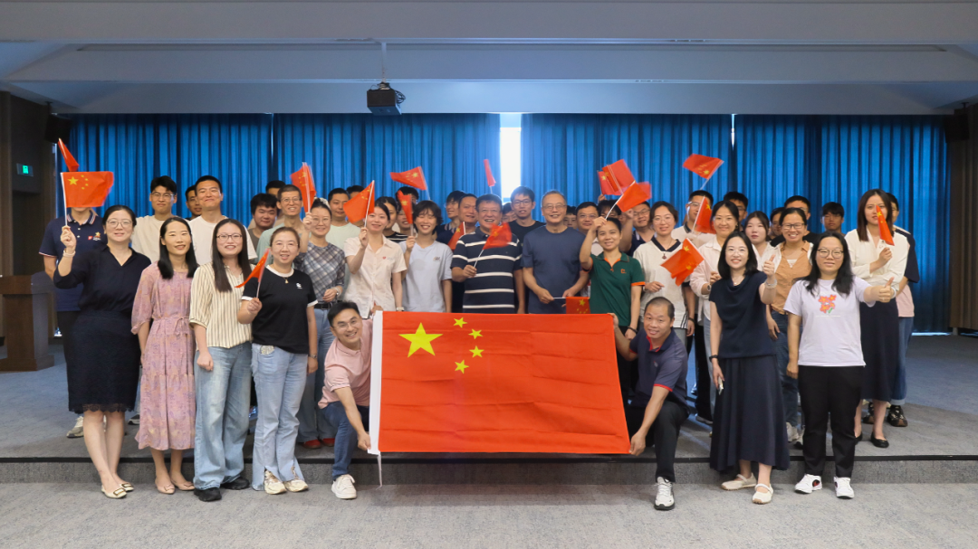 愿以吾辈之青春 捍卫盛世之中华 | 江苏铂莱国际组织观看九三阅兵仪式 愿以吾辈之青春 捍卫盛世之中华 | 江苏铂莱国际组织观看九三阅兵仪式